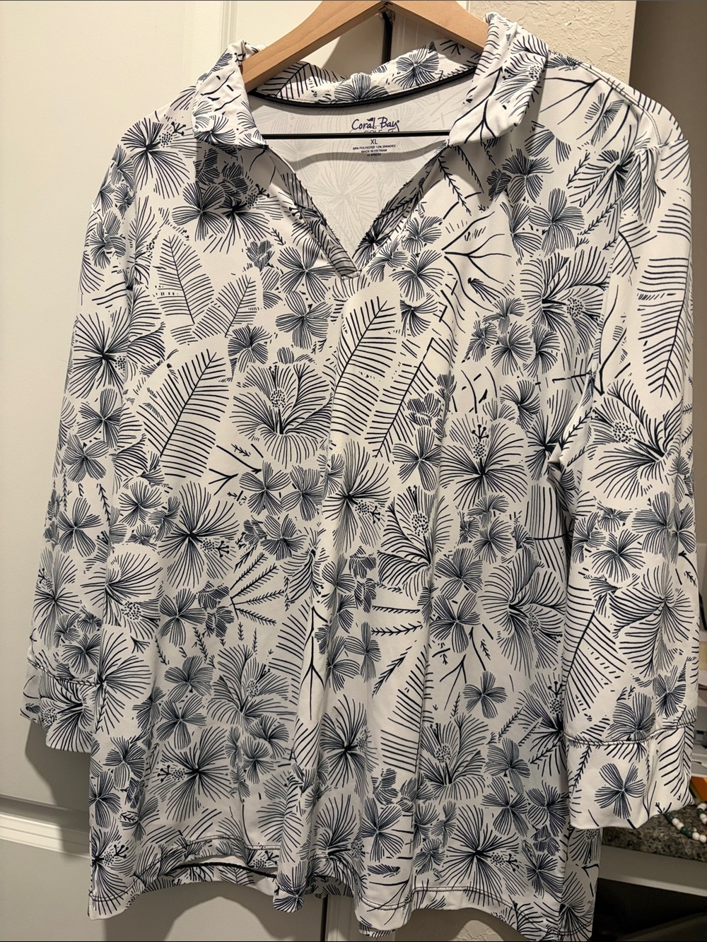 Coral Bay White and Navy Floral V-Neck Tunic Top